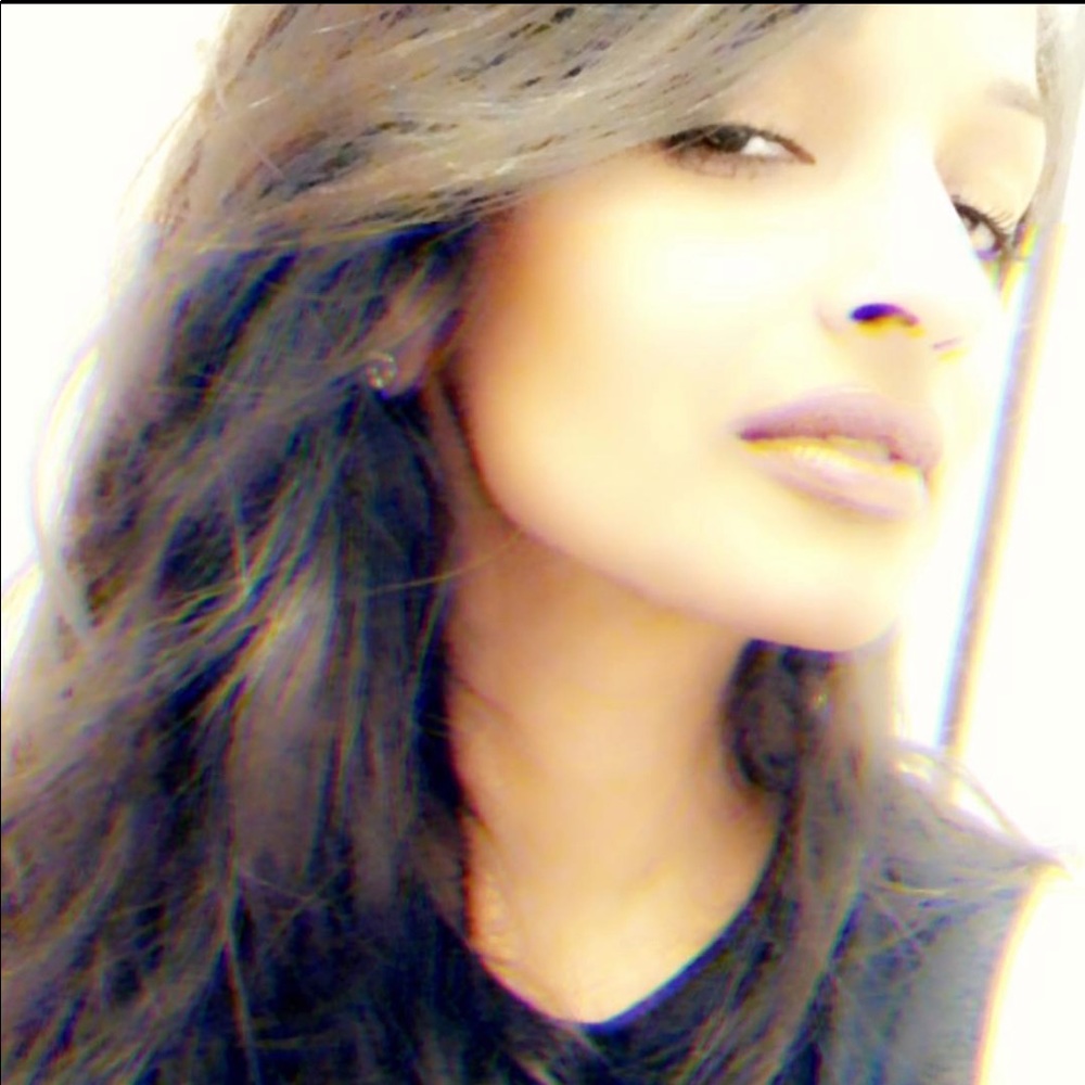 Meet your Posher, Sapna